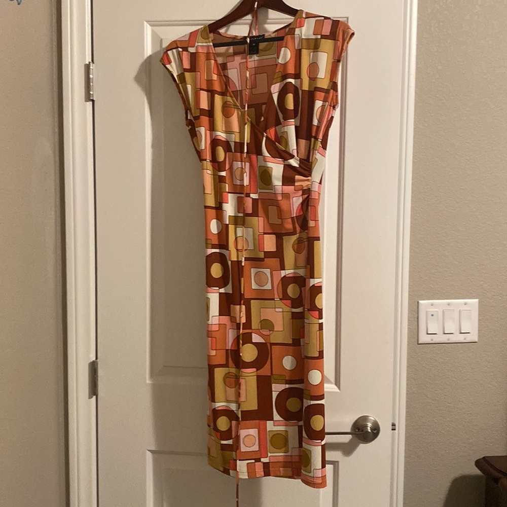 Bebe vneck with mini tie belt size M
